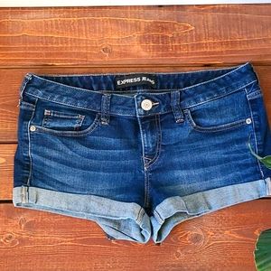 Express Shorts